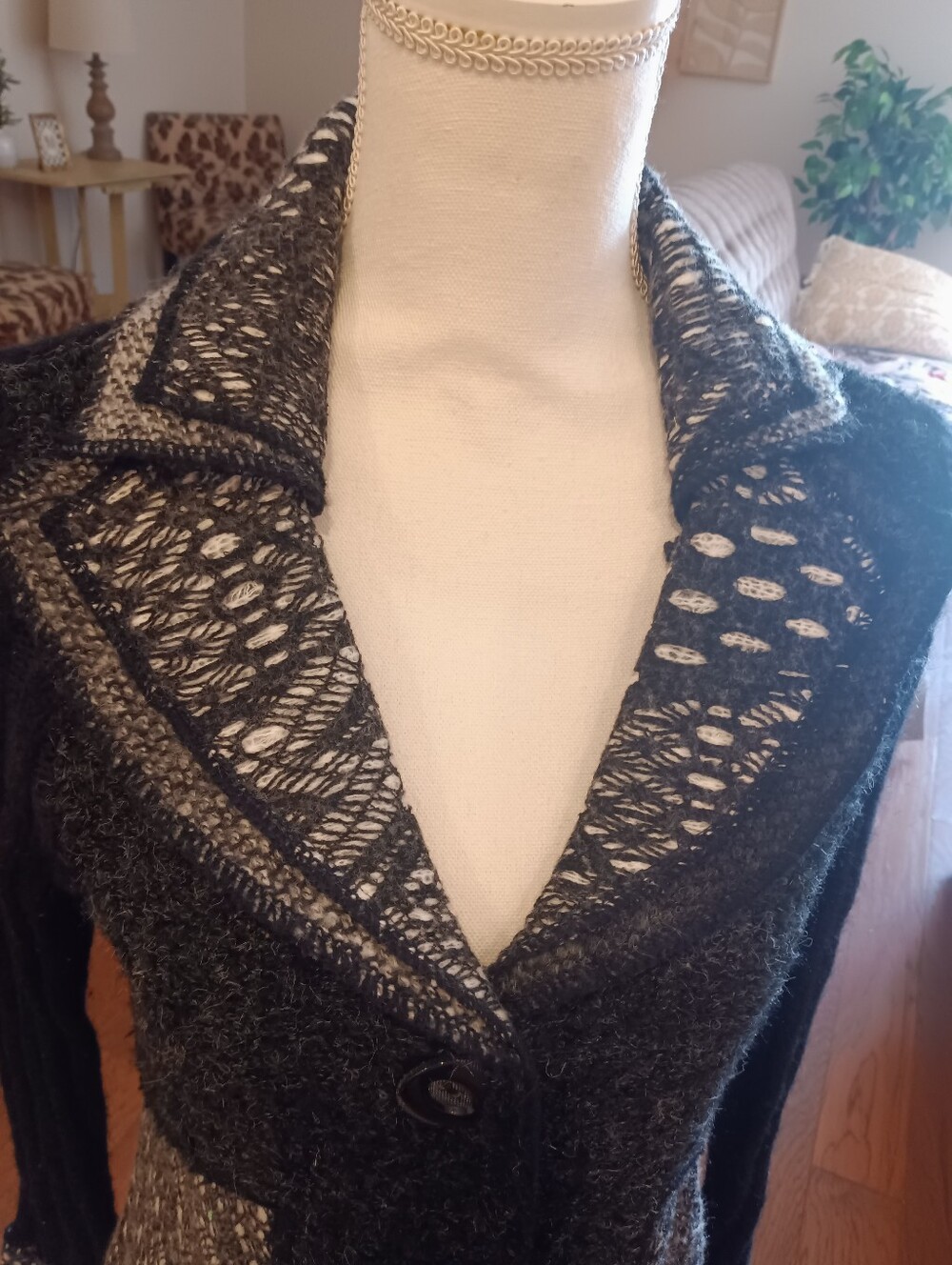 Sioni Black and White Contemporary Wool Blend Button Down Cardigan. Medium - Picture 5 of 9